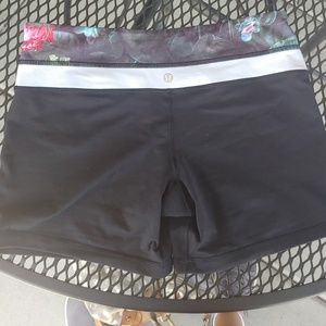 Lululemon spandex shorts